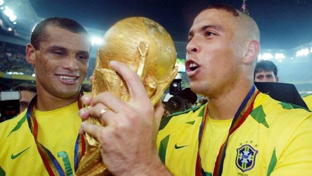Ronaldo holding the world cup